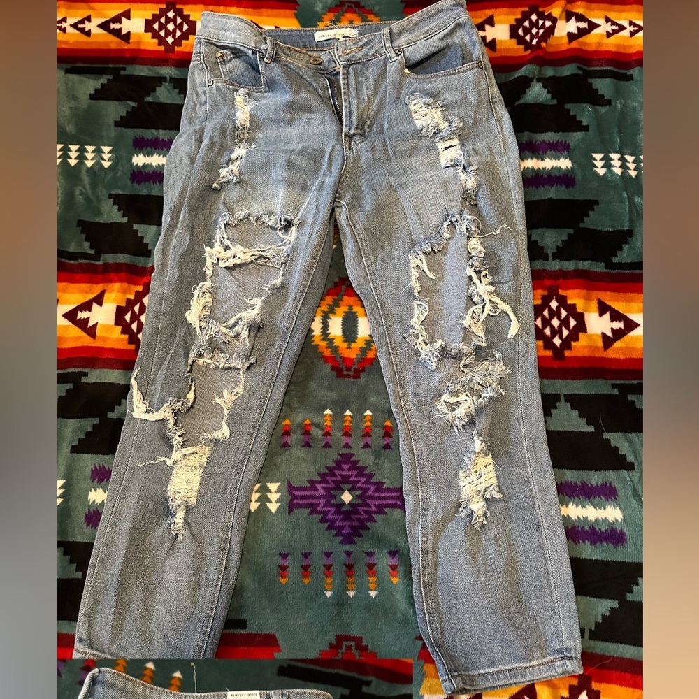 Women’s Extra Distressed Almost Famous